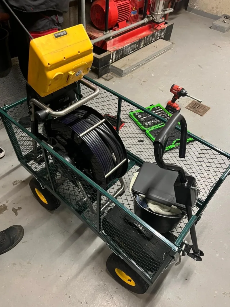 E01 CD7 D3 3948 4 ADC A476 A5 CA80 EE9 A00